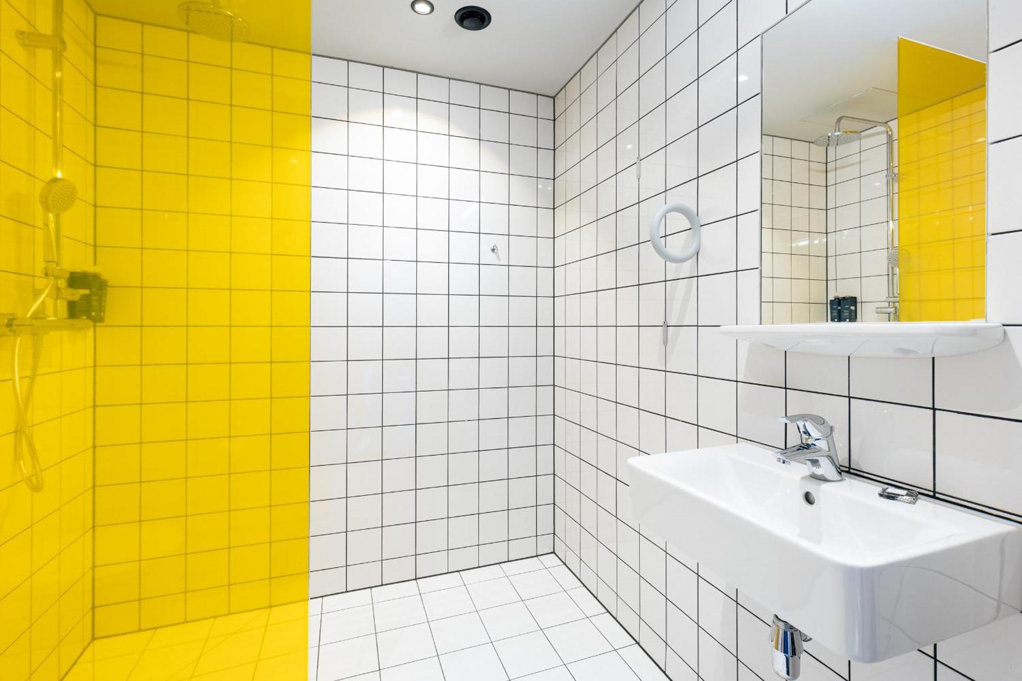 Hotel The Social Hub Viena Exterior foto Bathroom